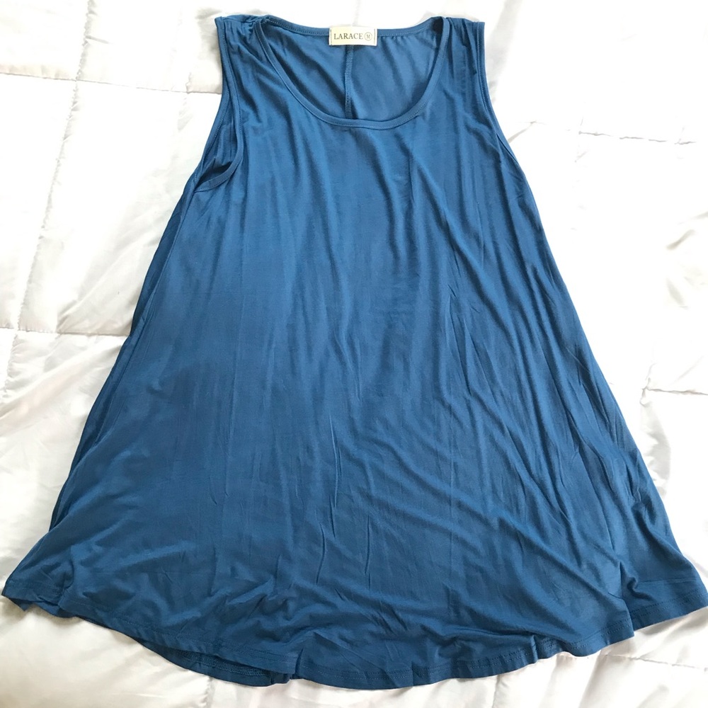 Women’s long sleeveless swing top